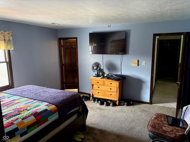 1000 Leisure Lane, Greenwood, IN 46142