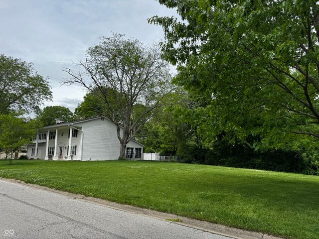 1000 Leisure Lane, Greenwood, IN 46142