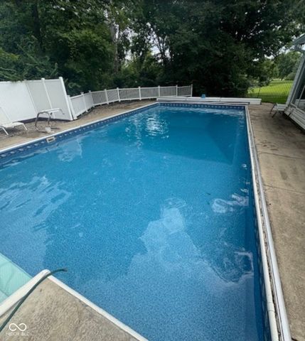 1000 Leisure Lane, Greenwood, IN 46142