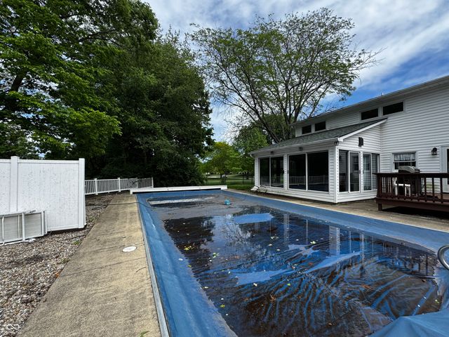 1000 Leisure Lane, Greenwood, IN 46142