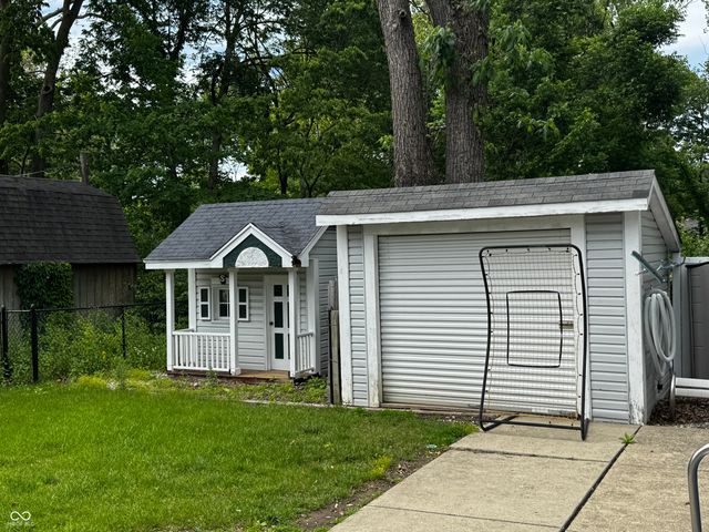 1000 Leisure Lane, Greenwood, IN 46142