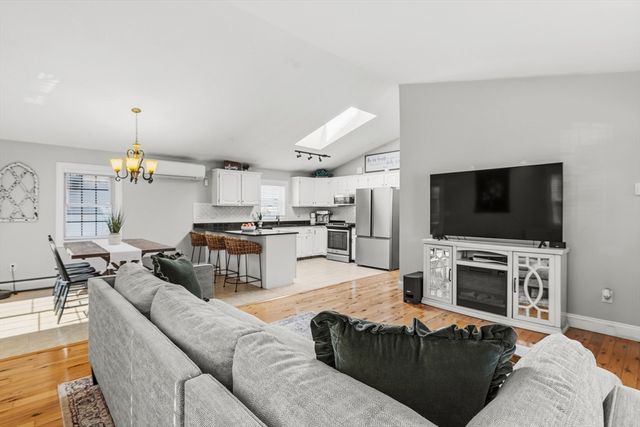 58 Bowler St, Fall River, MA 02723