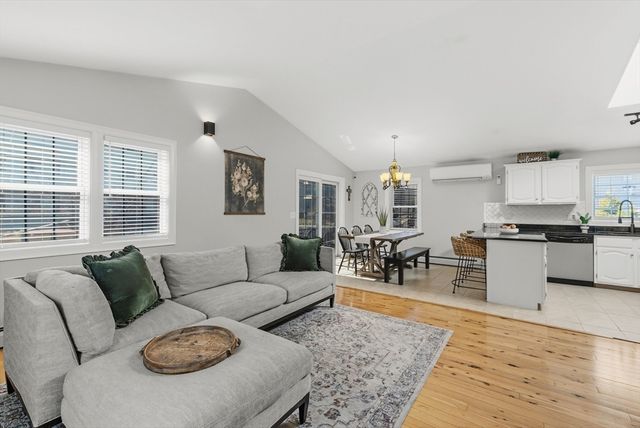 58 Bowler St, Fall River, MA 02723