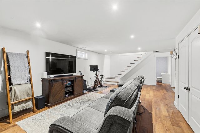 58 Bowler St, Fall River, MA 02723