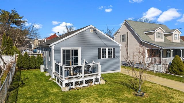 58 Bowler St, Fall River, MA 02723