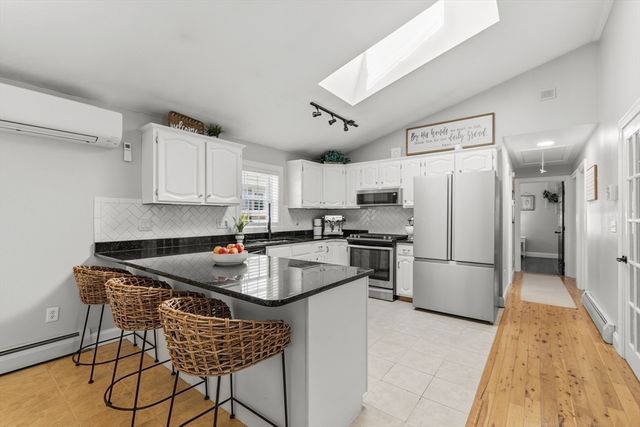 58 Bowler St, Fall River, MA 02723