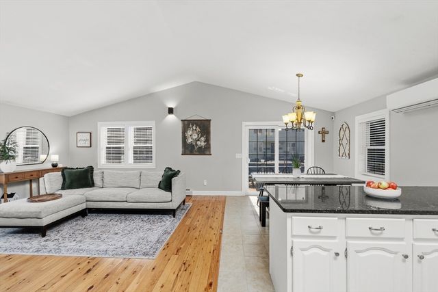 58 Bowler St, Fall River, MA 02723