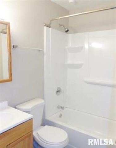5229 N Montclair Ave Apt 2, Peoria Heights, IL 61616
