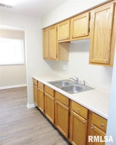 5229 N Montclair Ave Apt 2, Peoria Heights, IL 61616