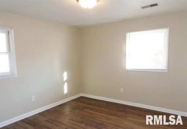 5229 N Montclair Ave Apt 2, Peoria Heights, IL 61616