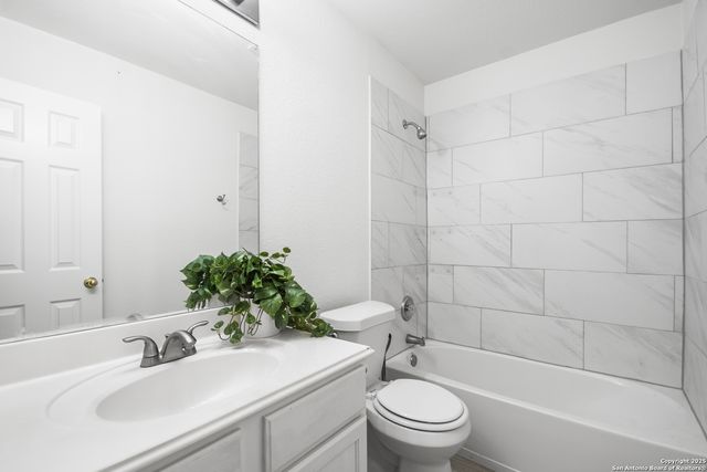 132 Hidden Cave, Cibolo, TX 78108