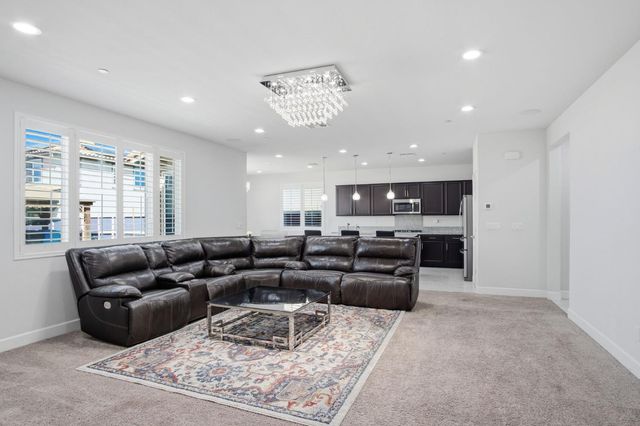 1487 Patriot St, Manteca, CA 95337