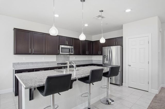 1487 Patriot St, Manteca, CA 95337