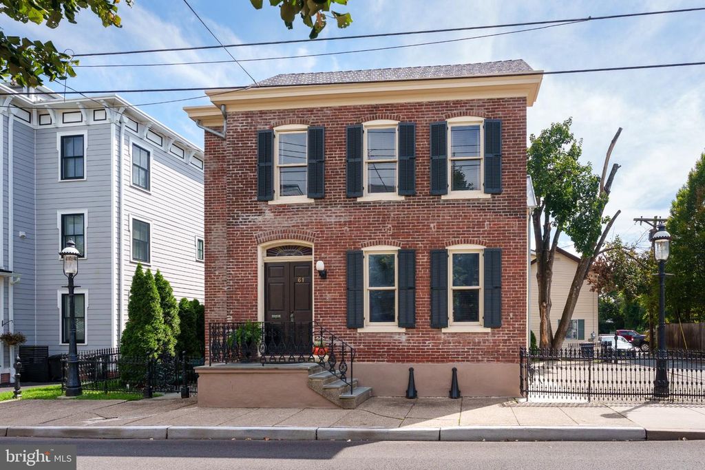 61 CHURCH ST, LAMBERTVILLE, NJ 08530 — exterior