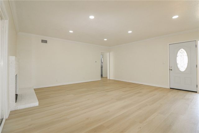 2432 W Rainbow Avenue, Anaheim, CA 92801