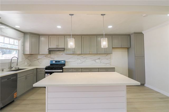 2432 W Rainbow Avenue, Anaheim, CA 92801