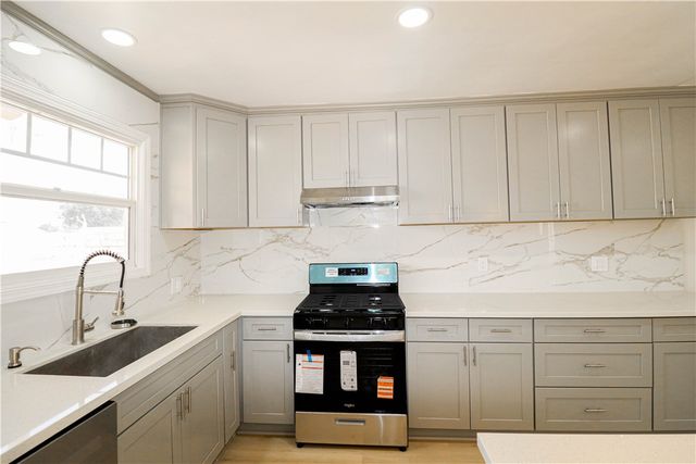 2432 W Rainbow Avenue, Anaheim, CA 92801