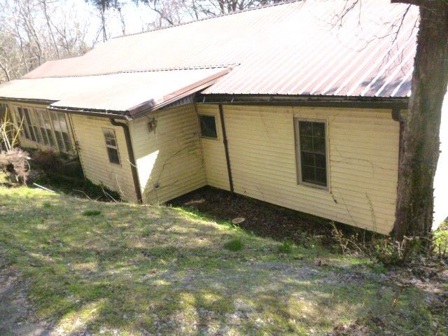 110 N Church St, Erin, TN 37061