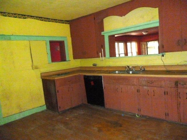 110 N Church St, Erin, TN 37061