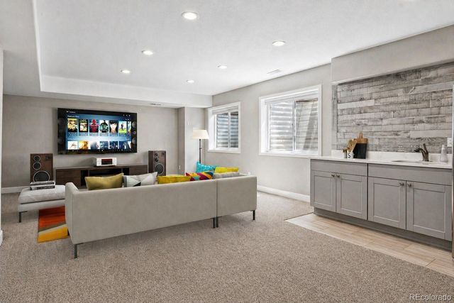 6196 S Millbrook Way, Aurora, CO 80016