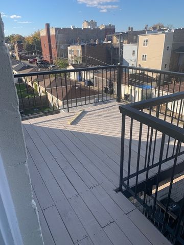 3328 W Le Moyne Street 1, Chicago, IL 60651