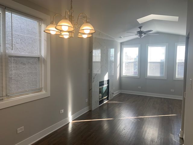 3328 W Le Moyne Street 1, Chicago, IL 60651