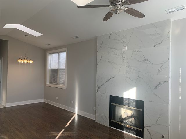 3328 W Le Moyne Street 1, Chicago, IL 60651