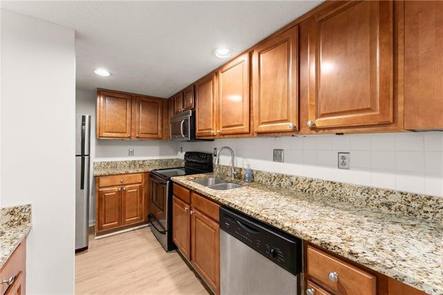 6900 Roswell Road Q17, Sandy Springs, GA 30328