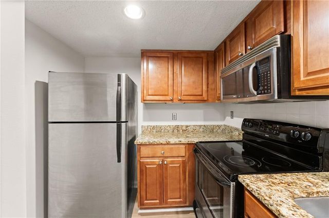 6900 Roswell Road Q17, Sandy Springs, GA 30328