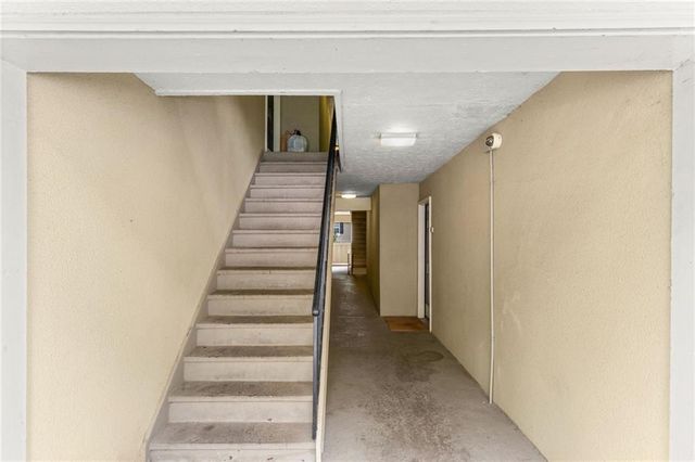 6900 Roswell Road Q17, Sandy Springs, GA 30328
