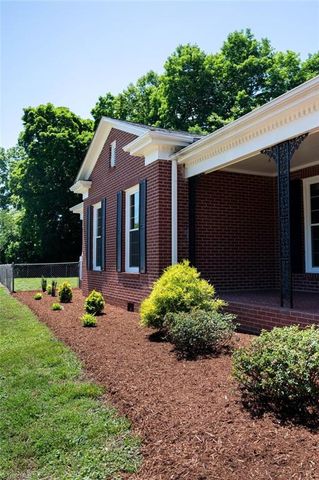 1006 F Street, North Wilkesboro, NC 28659