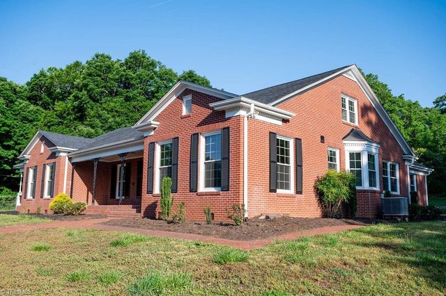 1006 F Street, North Wilkesboro, NC 28659