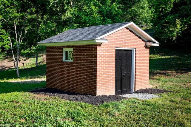 1006 F Street, North Wilkesboro, NC 28659