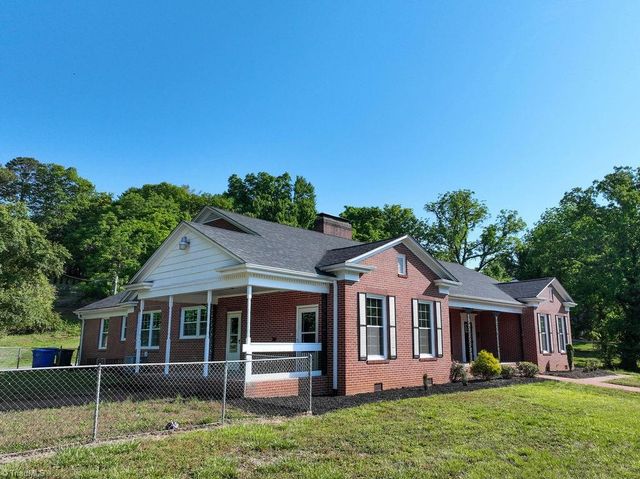 1006 F Street, North Wilkesboro, NC 28659