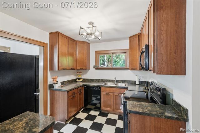 715 Laprairie Street, Ferndale, MI 48220