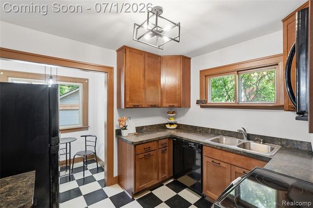 715 Laprairie Street, Ferndale, MI 48220