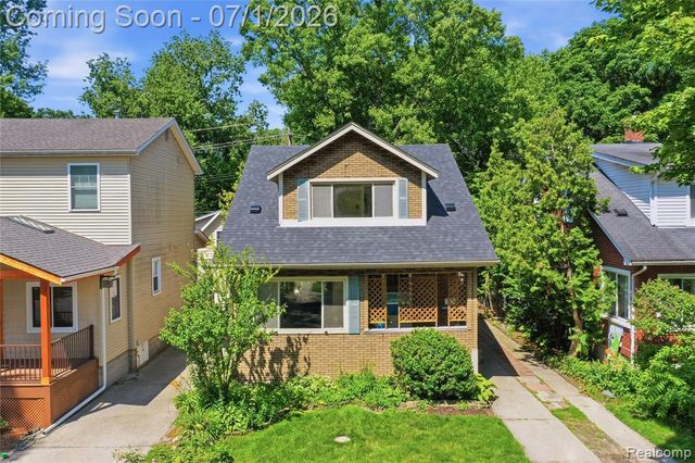 715 Laprairie Street, Ferndale, MI 48220