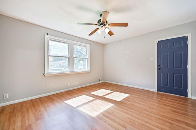 1007 Plum Street, La Marque, TX 77568