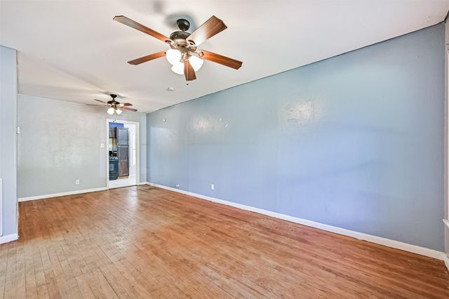 1007 Plum Street, La Marque, TX 77568