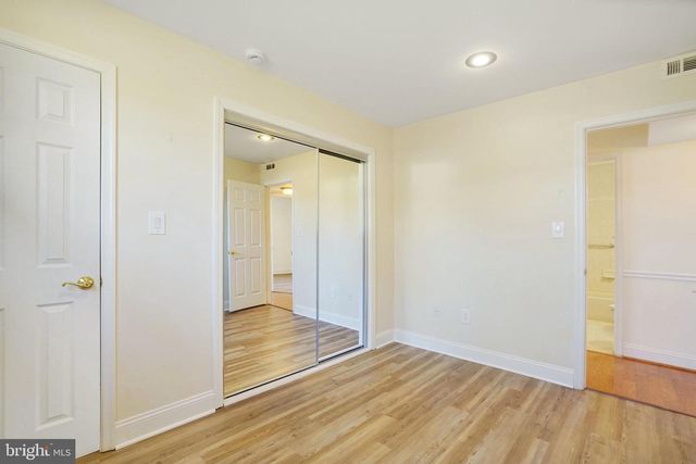 6924 KENFIG DR, Falls Church, VA 22042