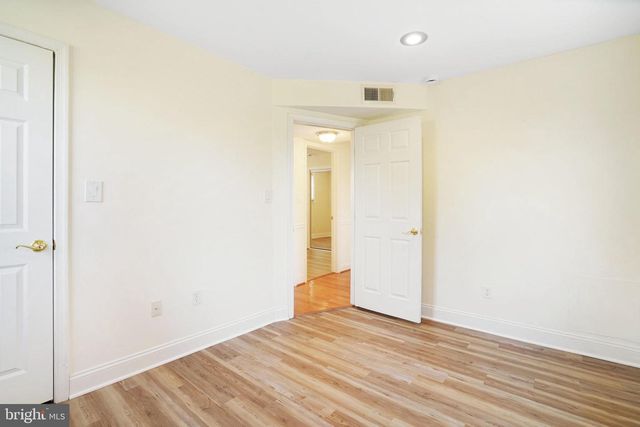 6924 KENFIG DR, Falls Church, VA 22042