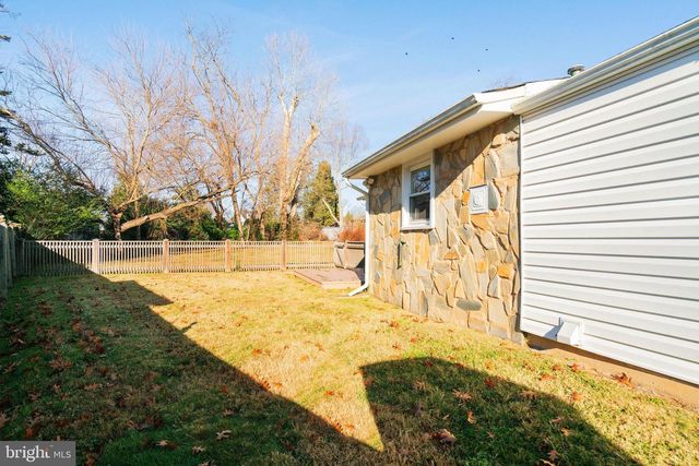 6924 KENFIG DR, Falls Church, VA 22042