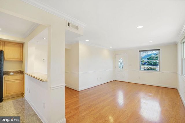 6924 KENFIG DR, Falls Church, VA 22042