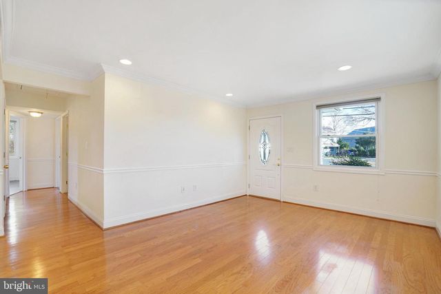 6924 KENFIG DR, Falls Church, VA 22042