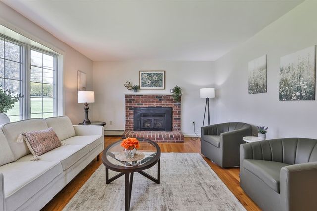 84 Converse St, Stoneham, MA 02180