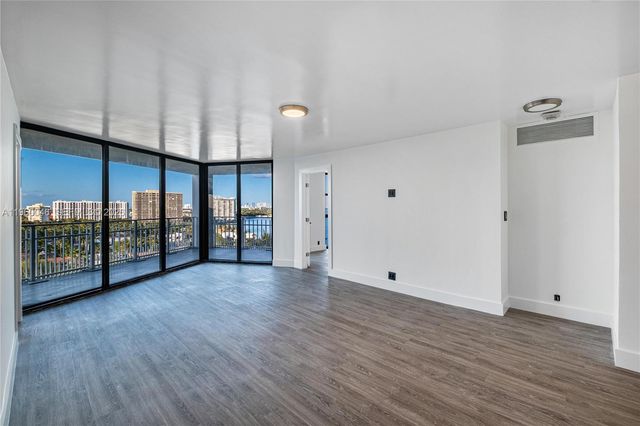 4000 Towerside Ter 1509, Miami, FL 33138
