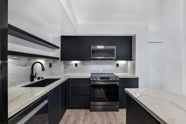 4000 Towerside Ter 1509, Miami, FL 33138