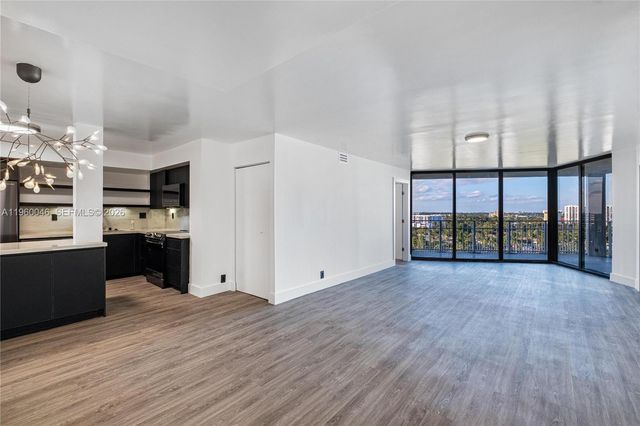 4000 Towerside Ter 1509, Miami, FL 33138