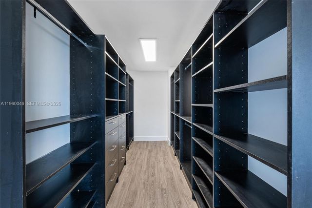 4000 Towerside Ter 1509, Miami, FL 33138