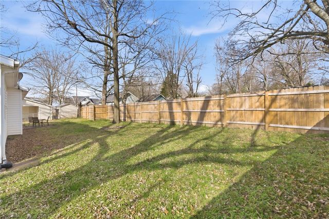 220 W Parks Street, Prairie Grove, AR 72753